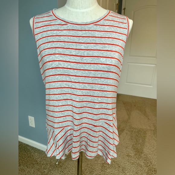 🌟cabi🌟 Ruffle Tank #5331 - Picture 3 of 7